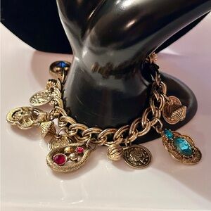 Vintage GOLD PLATED CHAIN BRACELET FAUX ANCIENT WARRIOR COIN CHARM